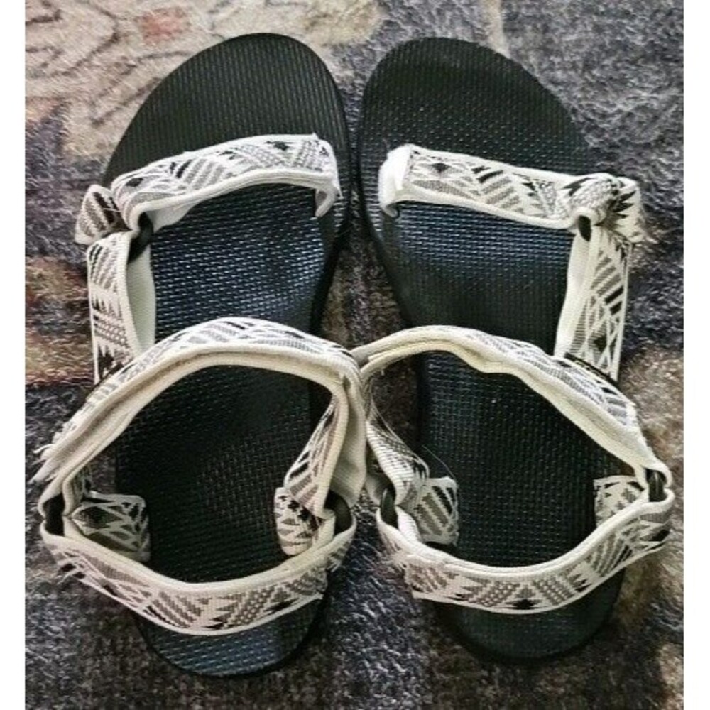 Women’s Teva Hurricane 7 Black Gray White Aztec Geometric